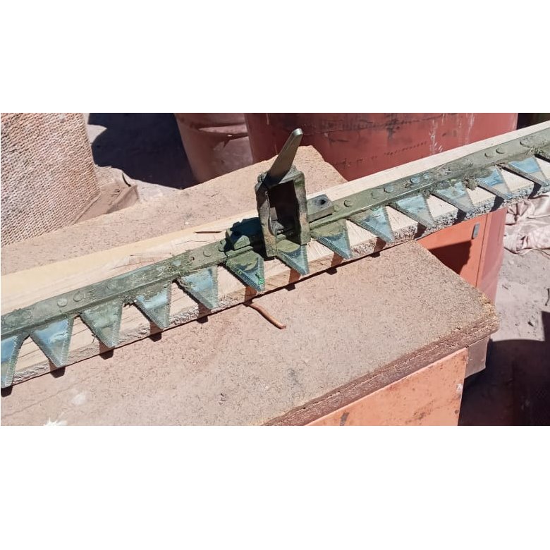 R Barra de cuchillas triangular dentada para motosegadora 6.5hp