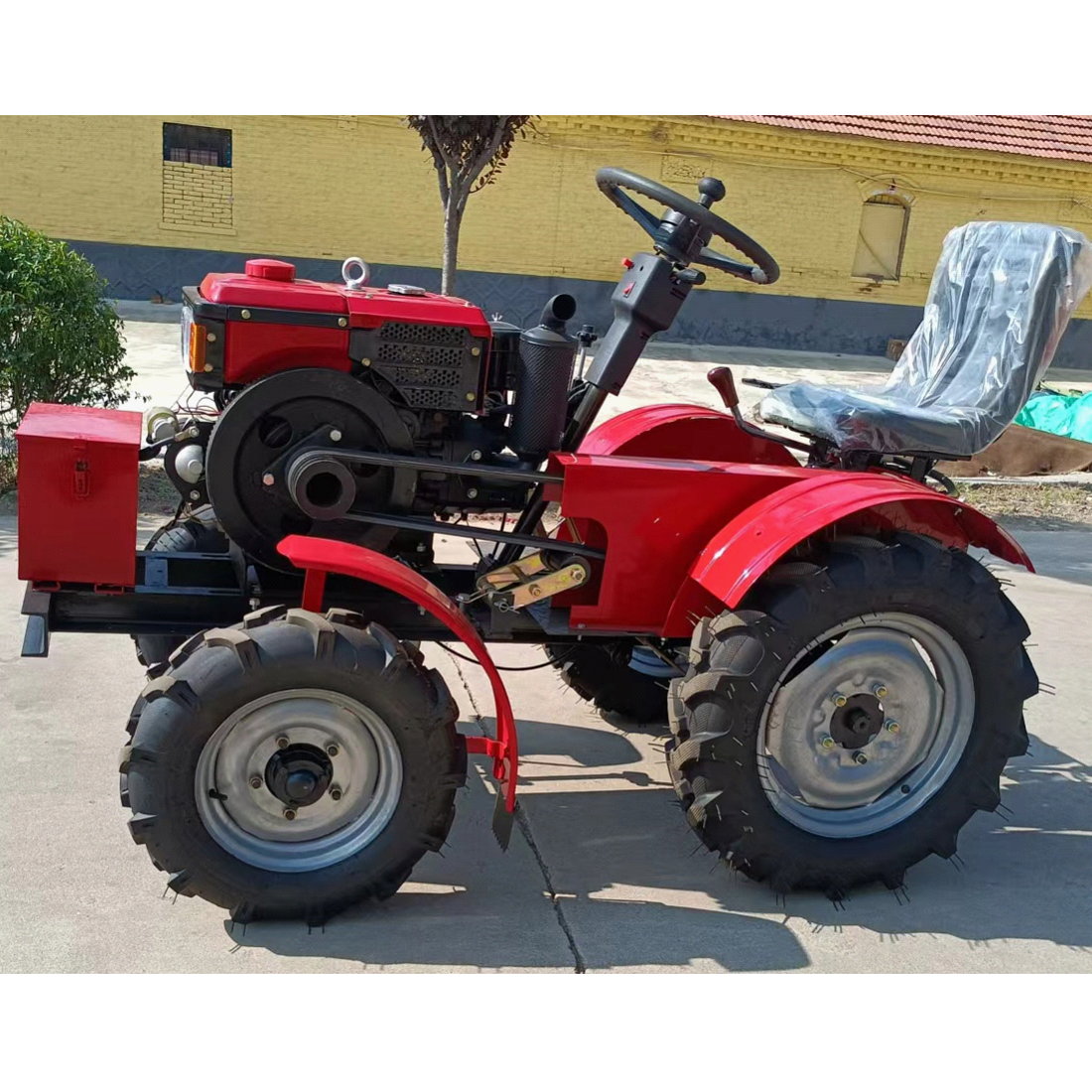 Mini tractor 2WD diesel 18hp 4 rueda con rotovator $3.5M