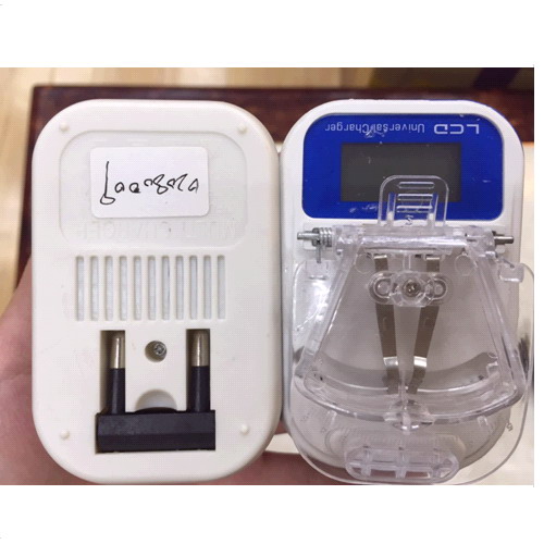 Cargador de Baterias Celular 4.2V500mA con Display $1400 Caja x